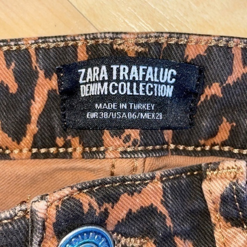 Zara leopard print jeans size 6 gently preloved - Picture 5 of 10